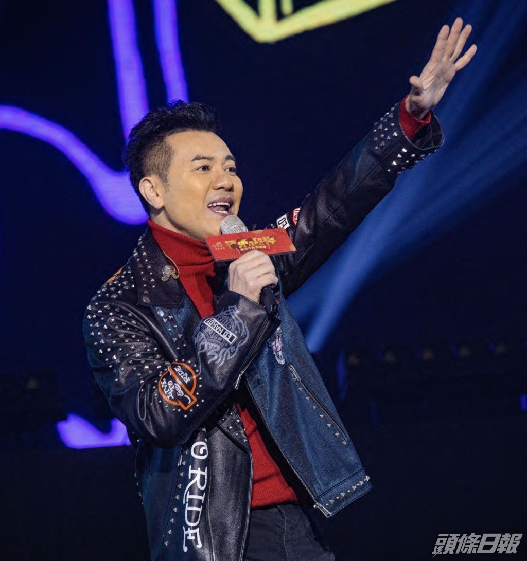 梁漢文表演多首經典歌曲。